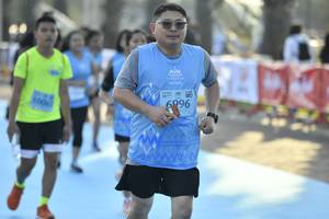 BIB: 14381, 40175, 4652, 40463, 0838
                            <button type="button" onclick="openModal(10623553)" class="btn btn-primary btn-sm float-right btn-popup" data-toggle="modal" data-target=".modal-high-quality">
                        <i class="fas fa-shopping-cart"></i> Add to Cart
                    </button>
                                            <button type="button" onclick="isThisMe(10623553, true)" class="btn btn-success btn-sm float-right btn-popup btn-isme hidden" data-toggle="tooltip" data-placement="bottom" title="นี่คือรูปของคุณใช่ไหม คลิกที่นี่เพื่อเอาเข้าอัลบั้ม">
                        <i class="fas fa-plus"></i> Add to album
                    </button>
                    <button type="button" onclick="isThisMe(10623553, false)" class="btn btn-warning btn-sm float-right btn-popup btn-isnotme hidden">
                        <i class="fas fa-ban"></i> Remove from album
                    </button>